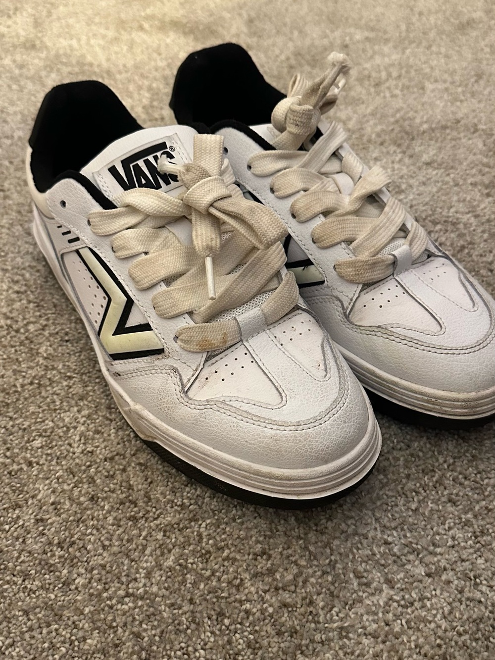 Vans Men’s White and Black Low-Top Sneakers